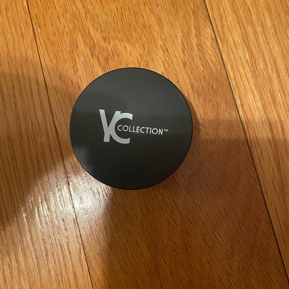 NWT YC Collection Loose Setting Powder In #213 Light To Medium Skin! - Picture 2 of 4